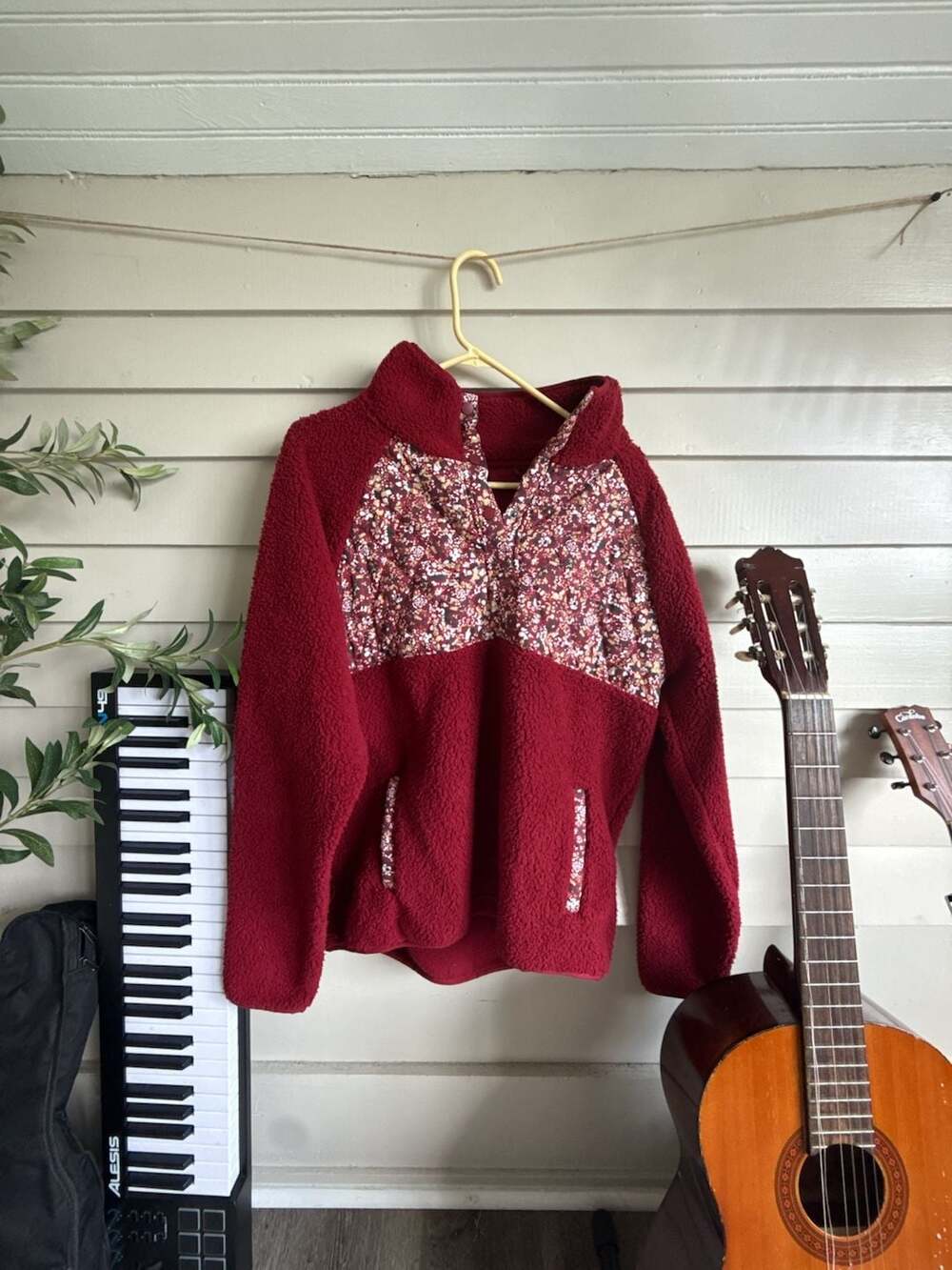 Cleo + Wolf Burgundy Sherpa Fleece Quarter-Snap Pullover w Floral Patchwork